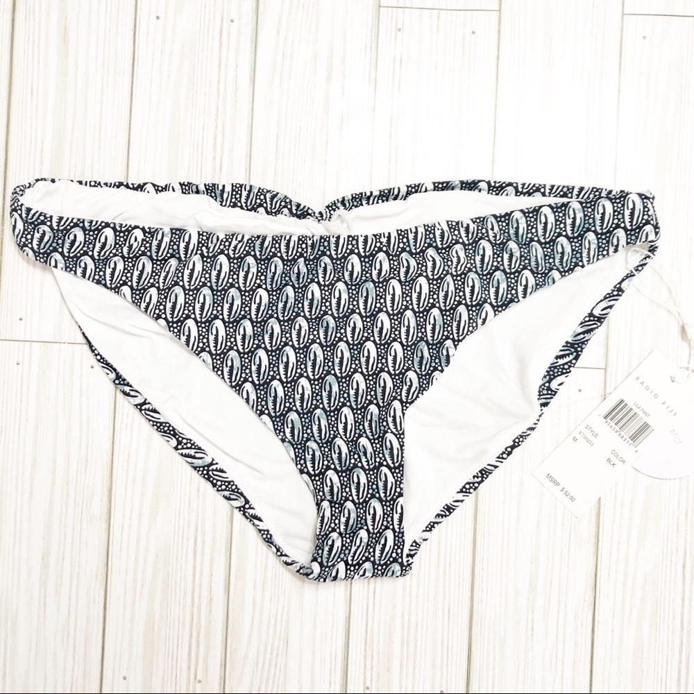 🌸🌼Radio Fiji Bikini Bottom